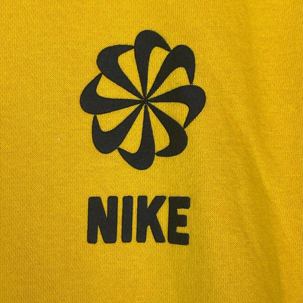 Nike Hoodie Adult Small Yellow Pinwheel‎ Evolution Of The Swoosh Mens